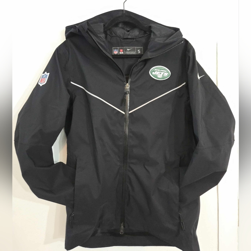 NIKE NEW YORK JETS NFL  Men’s SZ.S Team Issued Storm Rain Engineered  Jacket